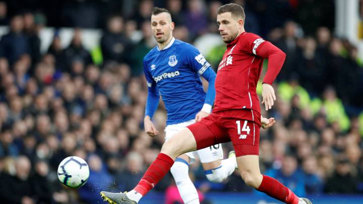 El Liverpool se deja el liderato en Goodison Park
