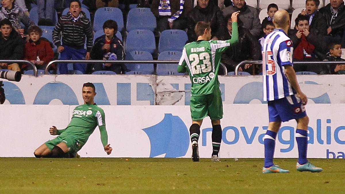 Rubén Castro celebra uno de sus dos goles al Deportivo en la victoria del Betis (2-3).