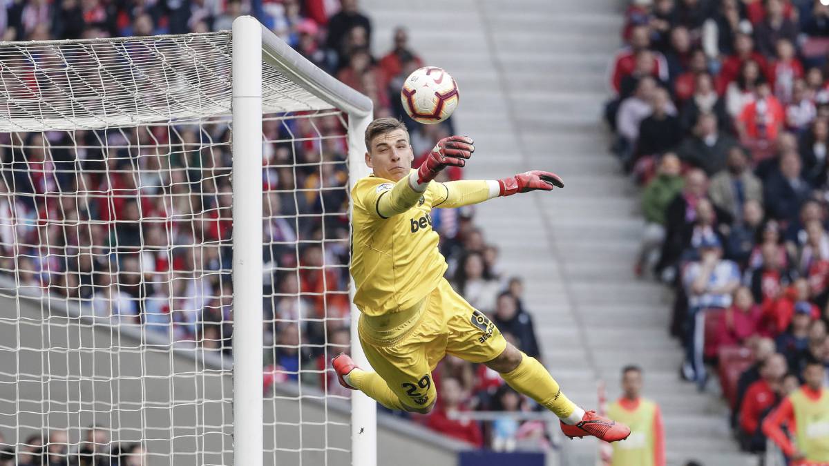 Lunin se gradúa en el Wanda