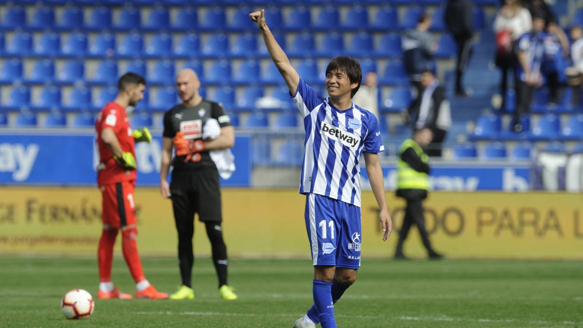 1x1 del Alavés: Inui se doctora con un gol de dibujos animados