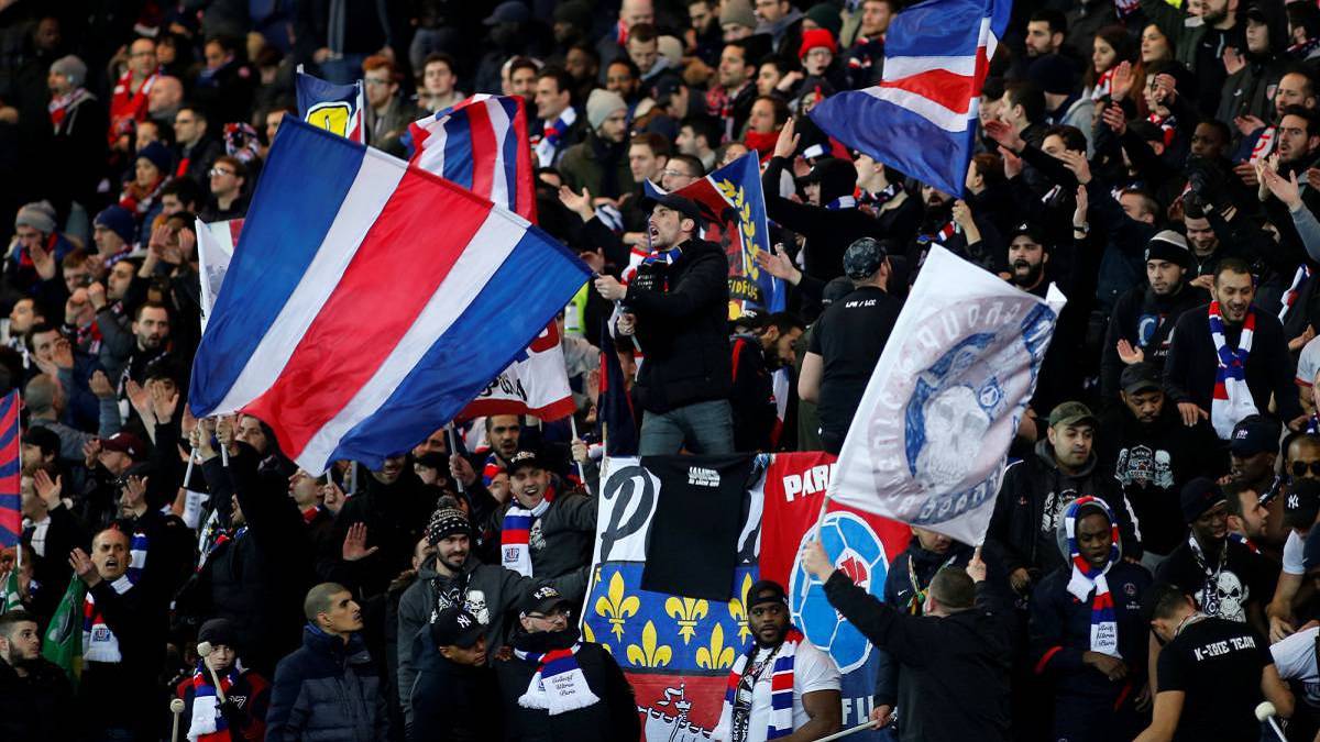 800 ultras del PSG increpan a los jugadores en el entrenamiento