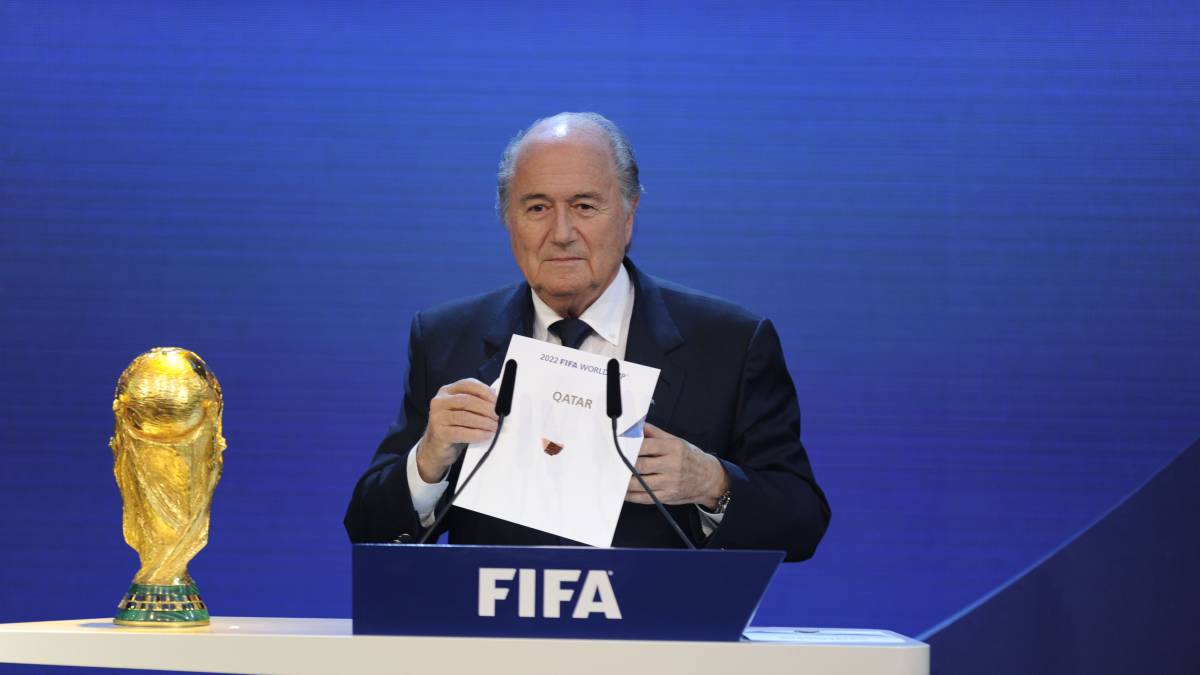 Sepp Blatter hace oficial que Qatar será la sede del Mundial de 2022