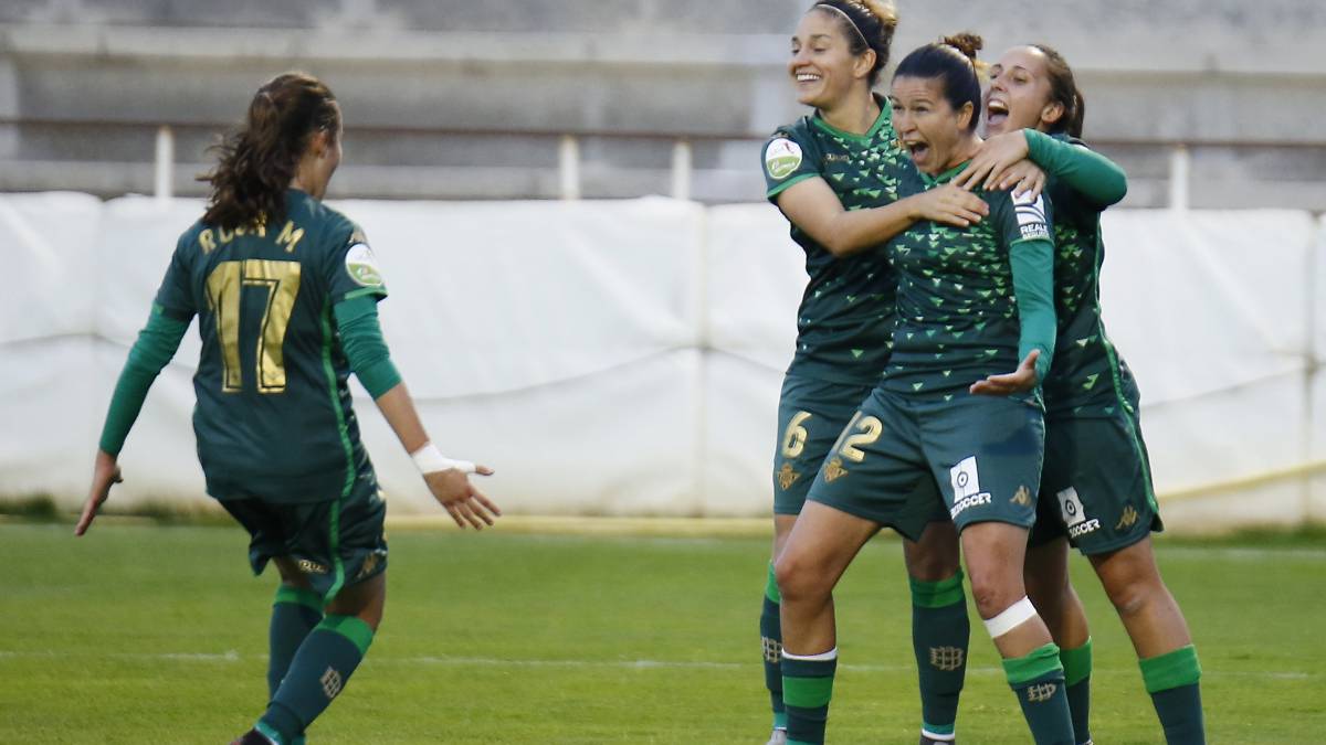 Jugadoras del Betis en un partido de la Liga Iberdrola.