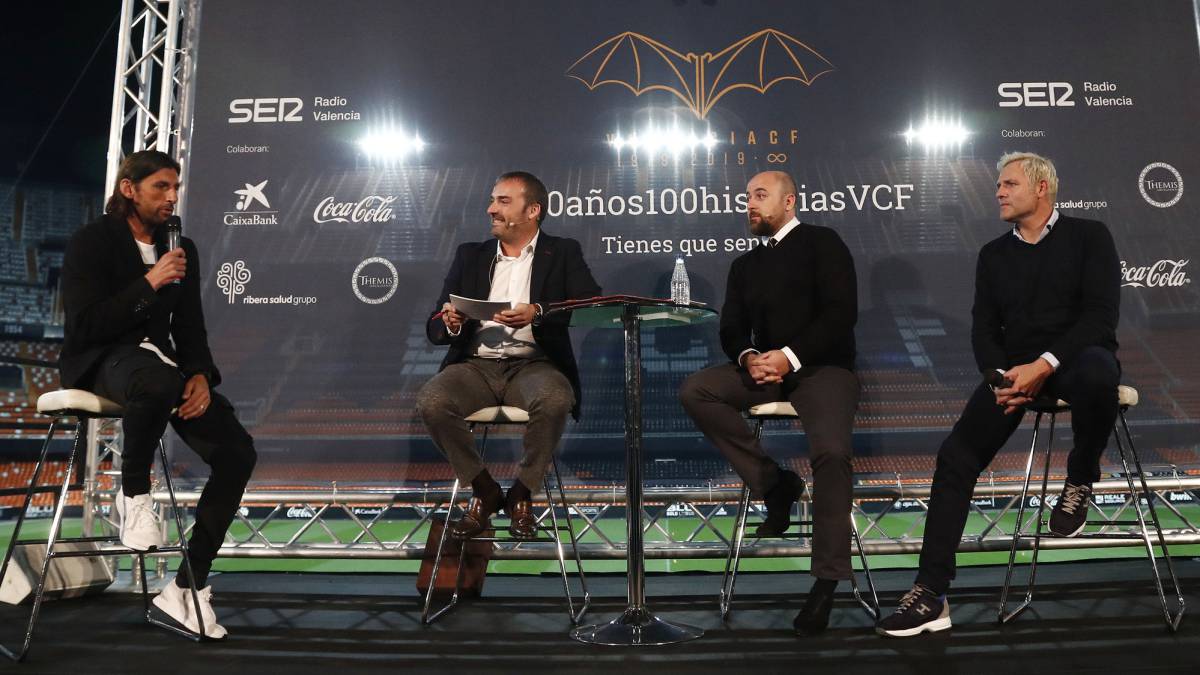 La SER presentó en Mestalla el libro '100años100historiasVCF'