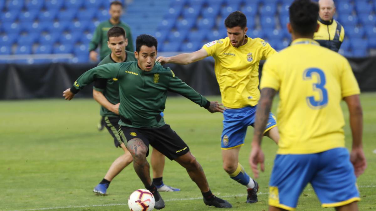 Araujo: dos meses y medio de baja por esguince de rodilla