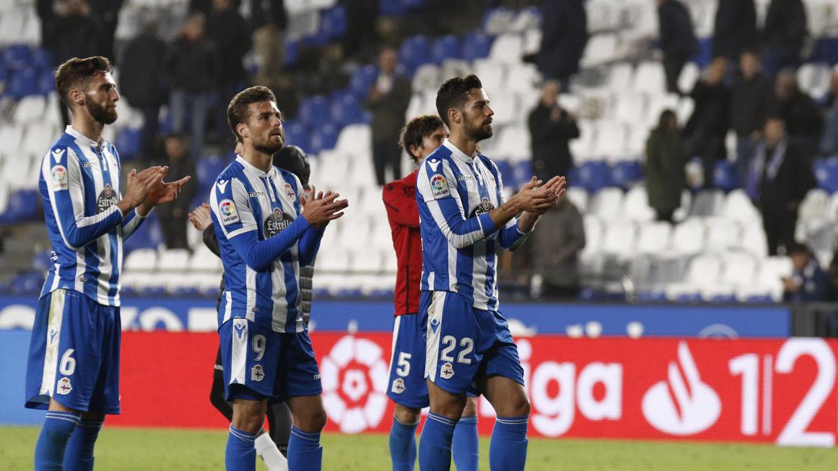 El Deportivo saluda a la afición en el Deprotivo - UD Las Palmas