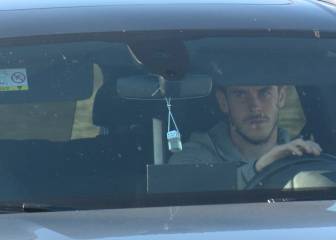 Bale fue recibido con abucheos y gritos: