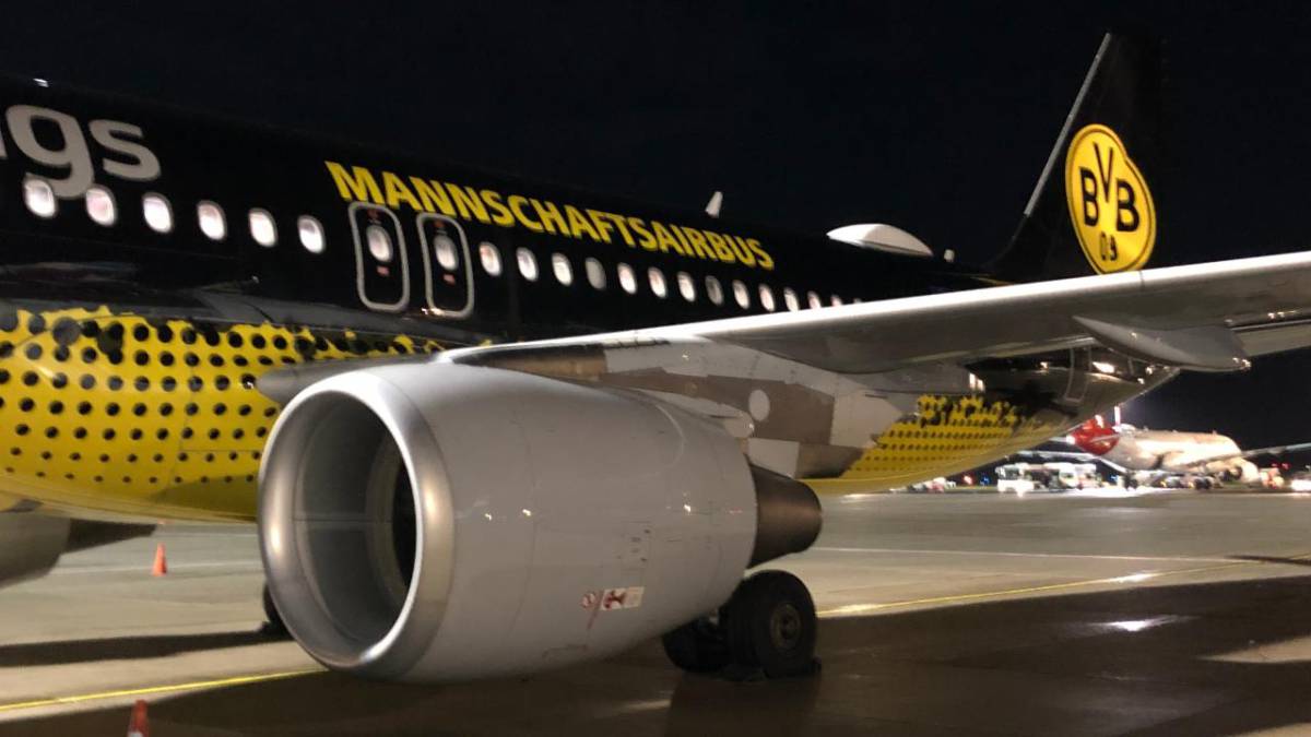 El colmo del desastre: que te metan siete goles y tener que volver en el avión del enemigo
