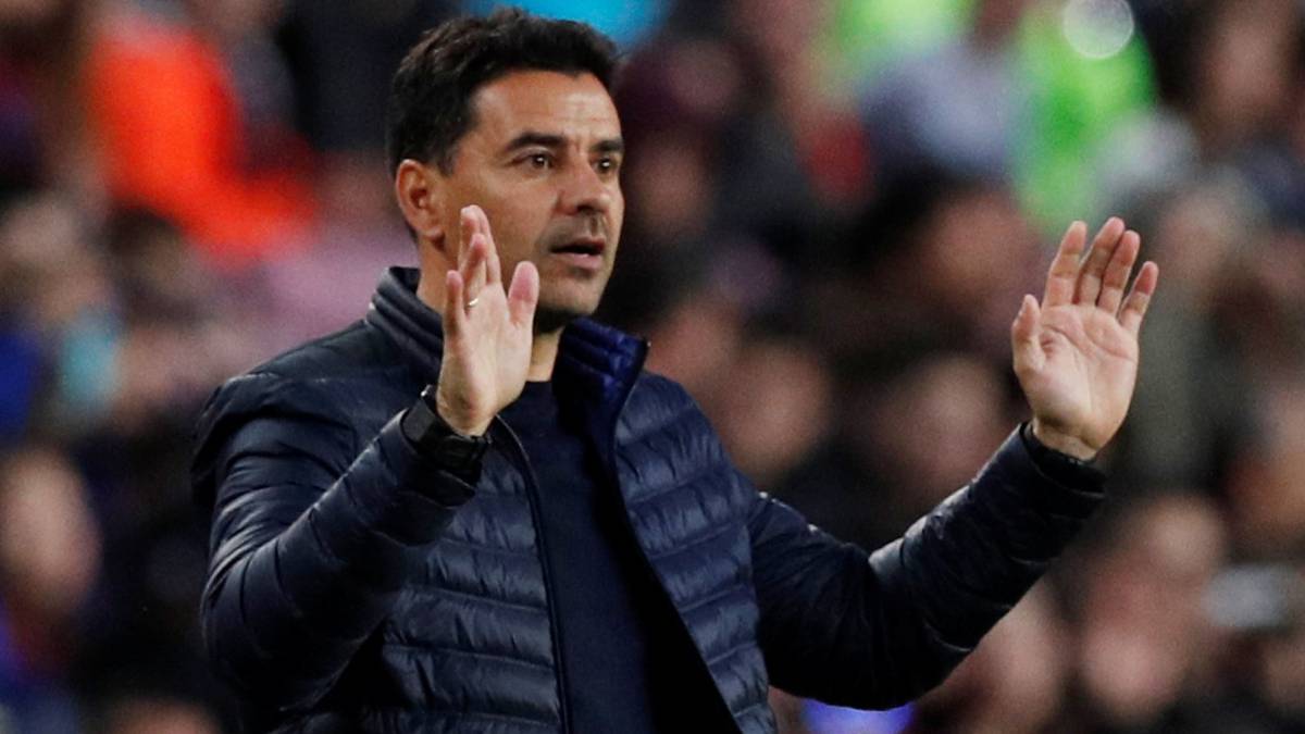 Míchel, durante un partido del Rayo.