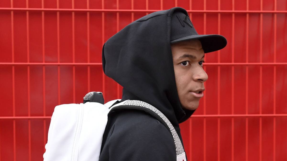 PSG fine Mbappé €180,000 for arriving late to team meeting