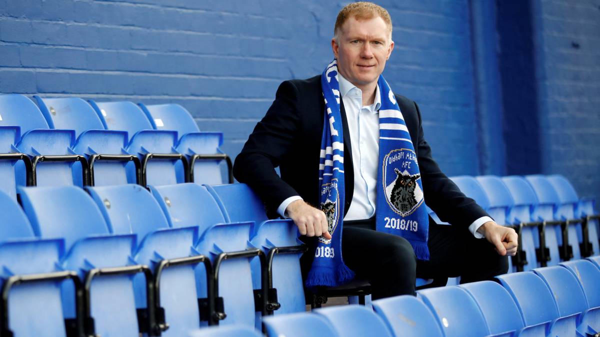 El dueño del Oldham, furioso: "Scholes dimitió con un mensaje y no dio más explicaciones"