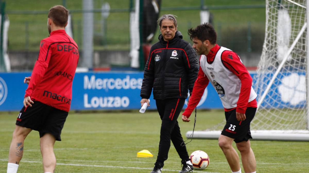 Natxo González y Vítor Silva en un entrenamiento del Deportivo