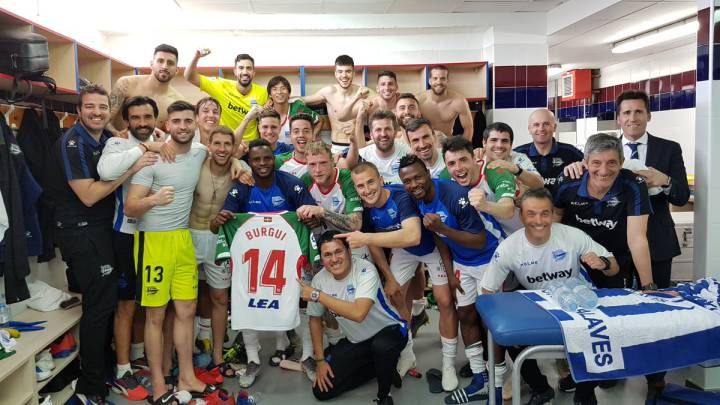 El Alavés dedicó la victoria en Huesca al lesionado Burgui
