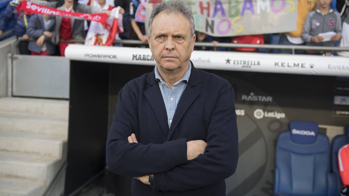 Joaquín Caparrós, antes del partido de Liga Santander entre Espanyol y Sevilla en el RCDE Stadium.