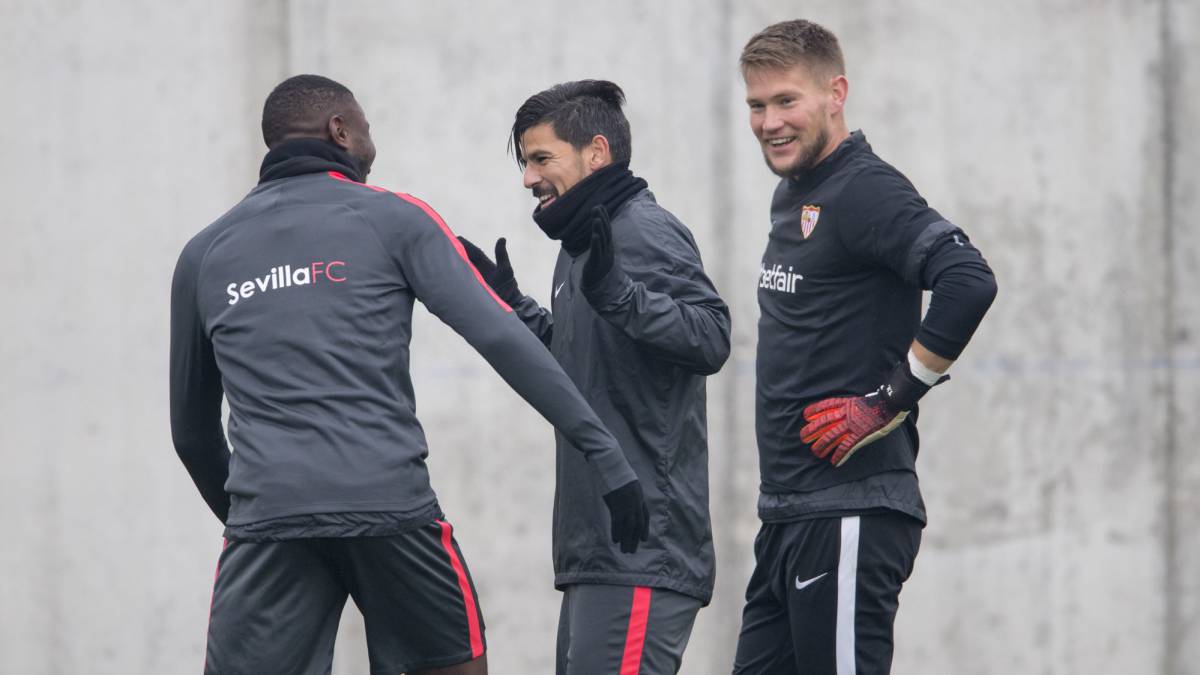 Vaclik vuelve a Sevilla para recuperarse de su lesión