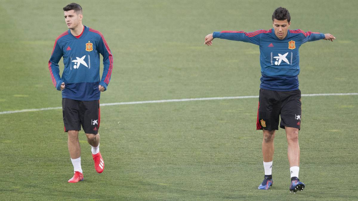 Morata y Rodrigo en el entrenamiento de la Selección.