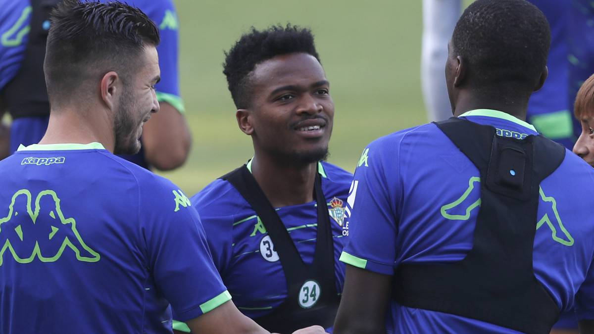Menos piezas para Setién: Camerún llama a Kaptoum