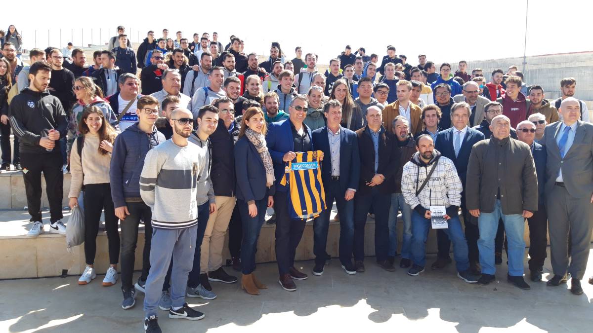 Kempes, en un acto en la Universidad Católica de Valencia.