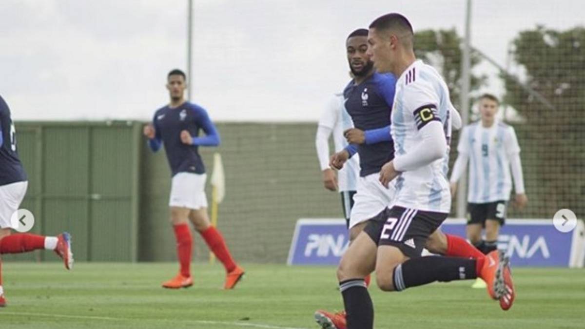 Nehuén Pérez con Argentina.