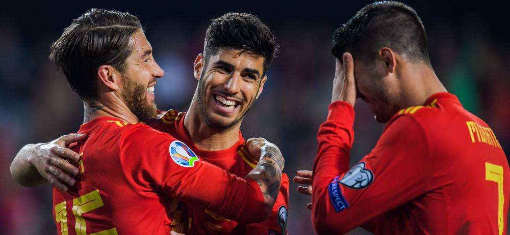 Ramos celebró su gol con Asensio y Morata.