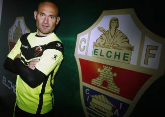 Nino celebra su gesta ante un Alcorcón que llega herido