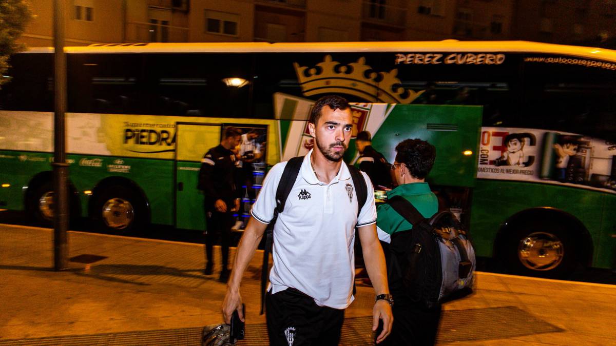 El Cádiz mide su exceso de presión ante un Córdoba en coma