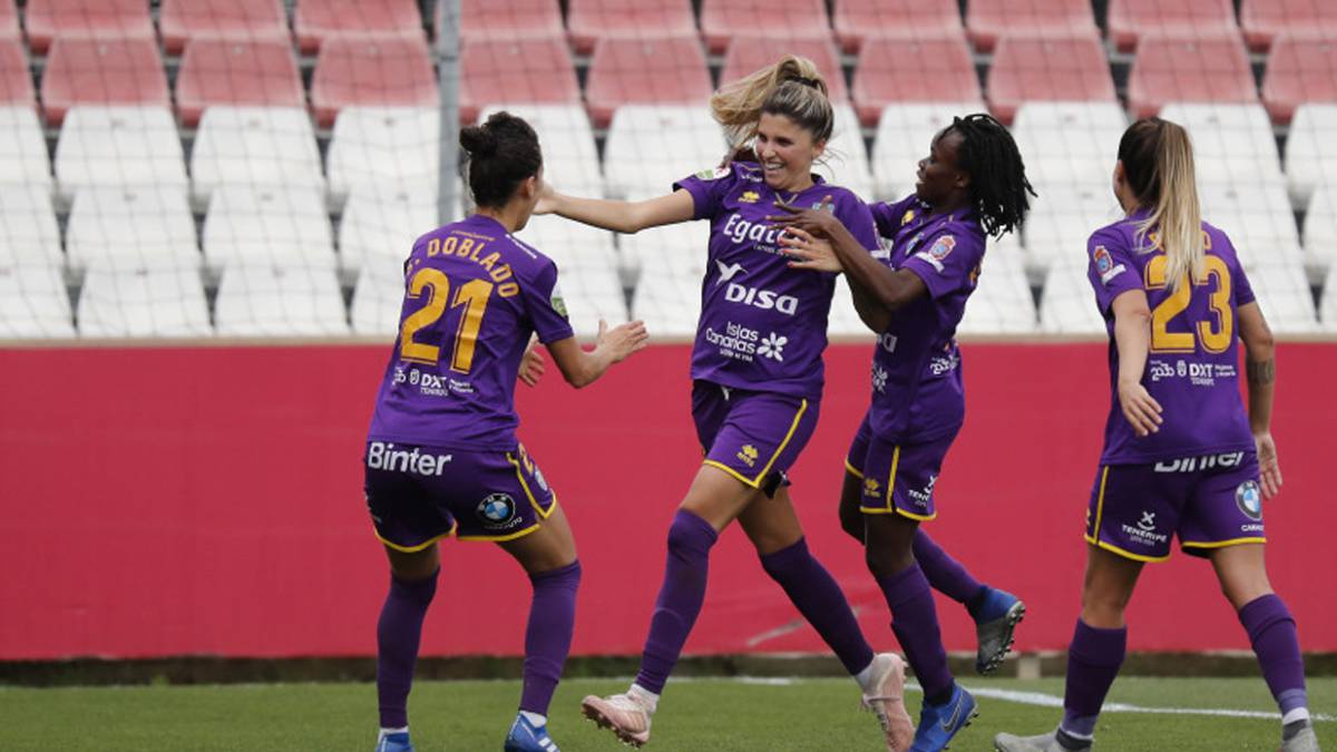 Natalia Ramos celebra el primer gol del Granadilla.