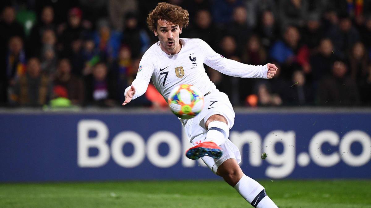 Griezmann, con Francia, mientras su futuro y el Barça sigue a vueltas.