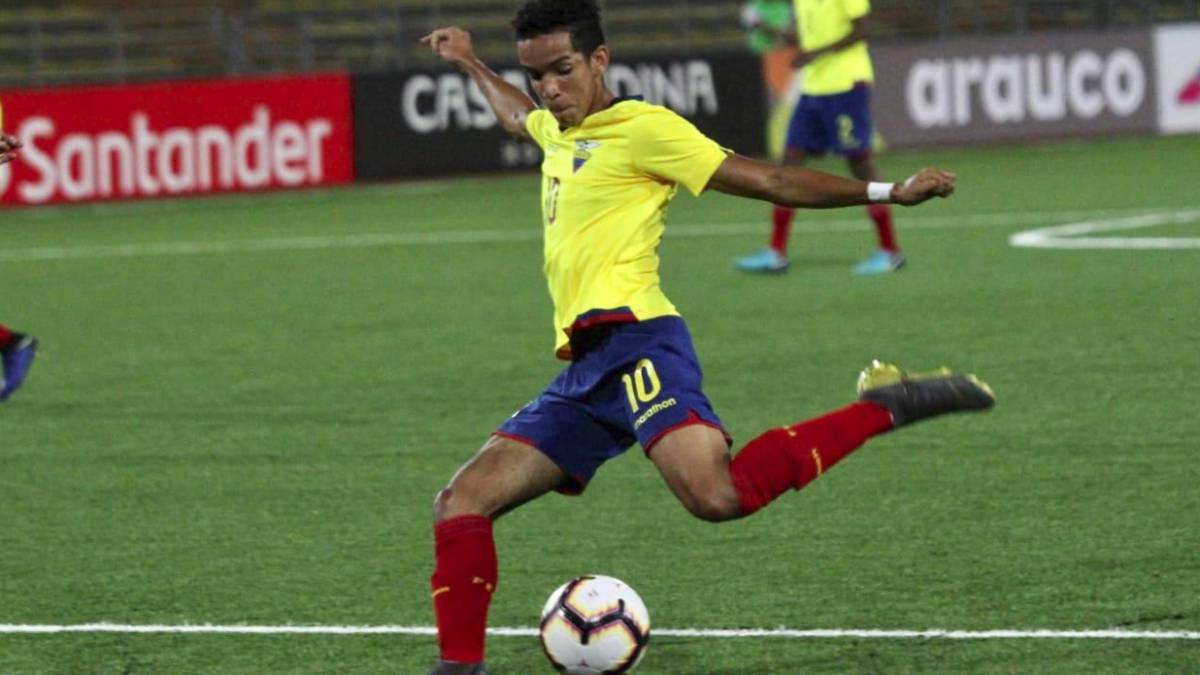 El delantero ecuatoriano de Emelec es ya el máximo goleador del Sudamericano Sub-17 y en la última jornada deslumbró con un hat-trick ante Chile.
