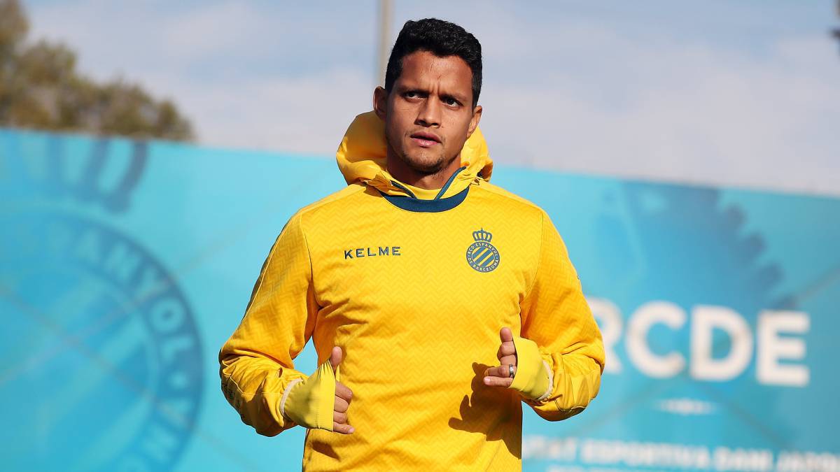 El jugador venezolano del Espanyol, Roberto Rosales, durante un entrenamiento.