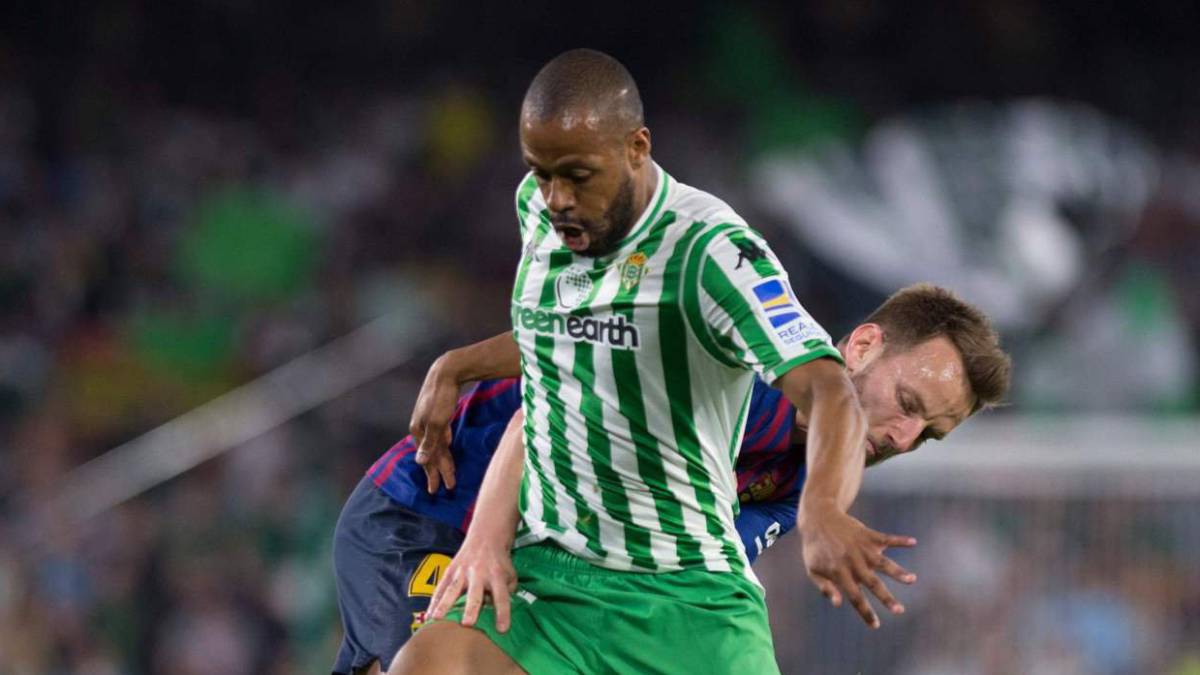 Sidnei ya no ocupará plaza de extranjero y será seleccionable por Luis Enrique