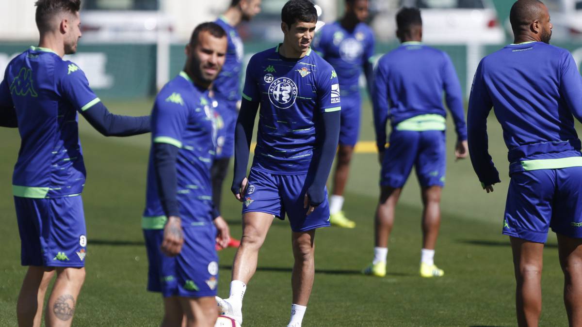 Blindar a Mandi, siguiente reto del Betis de cara al mercado