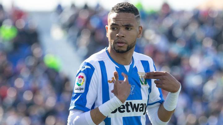 En Nesyri sólo sufre una fuerte contusión: KO un par de semanas