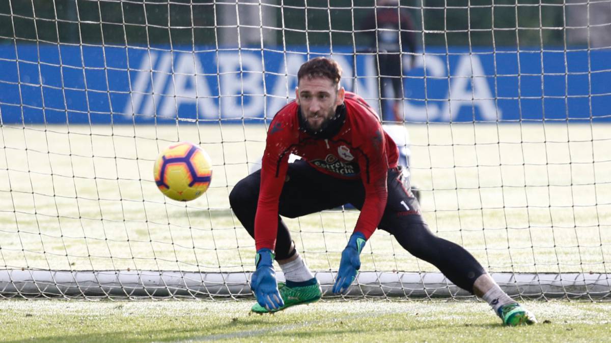 Dani Giménez en un entrenamiento con el Deportivo