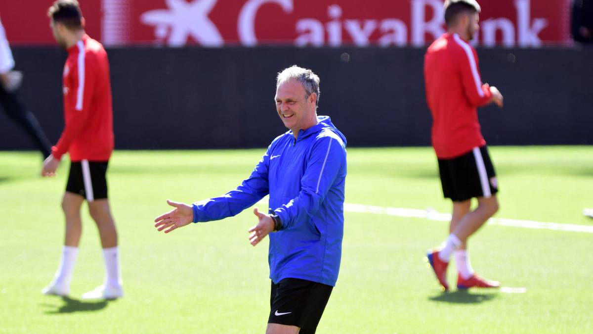 Vaclik y Sarabia, ausencias en la lista del Sevilla ante el Valencia