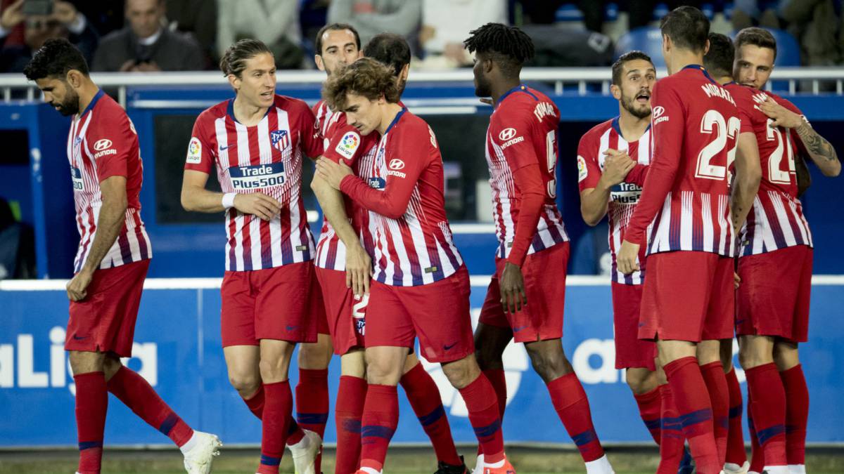 Los jugadores del Atlético celebran un gol
