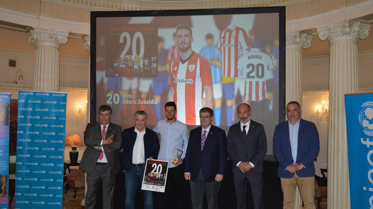 El Southampton da un toque histórico al Trofeo Dani Güeñes