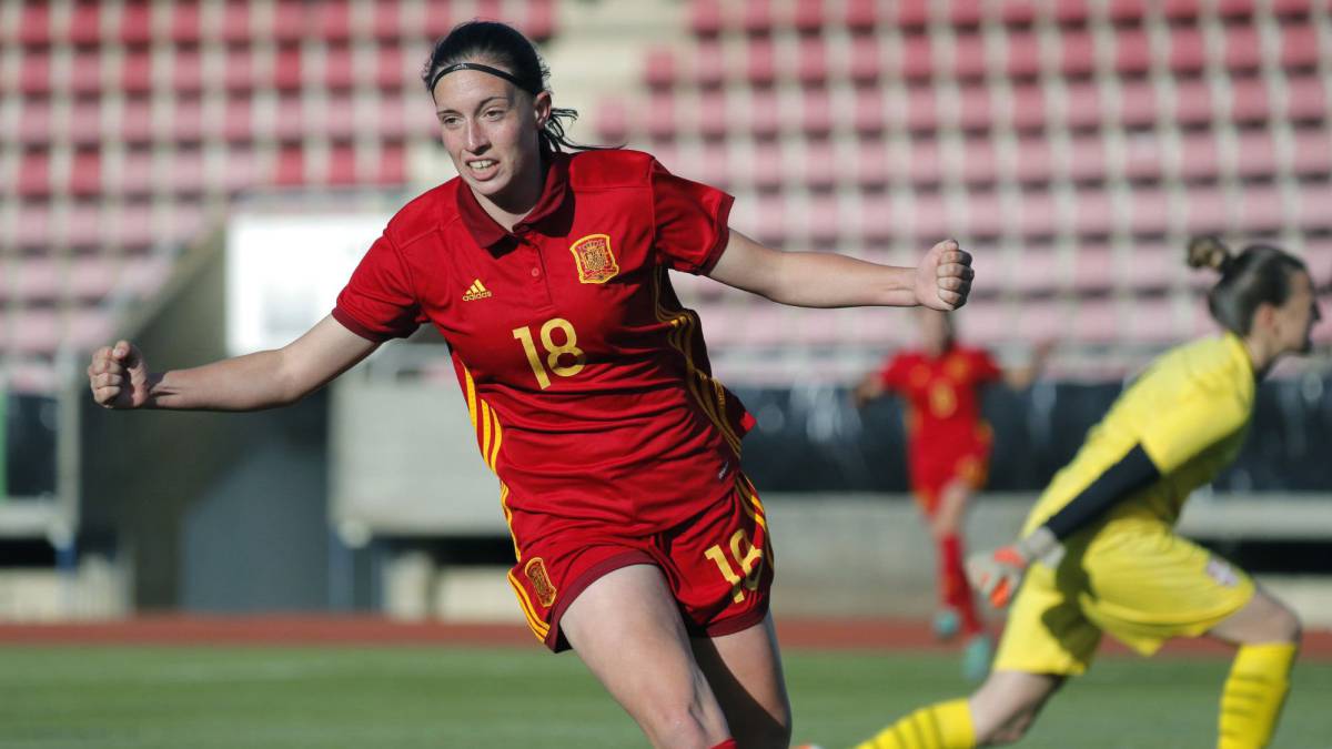 Eva Navarro marcó un doblete ante Serbia.