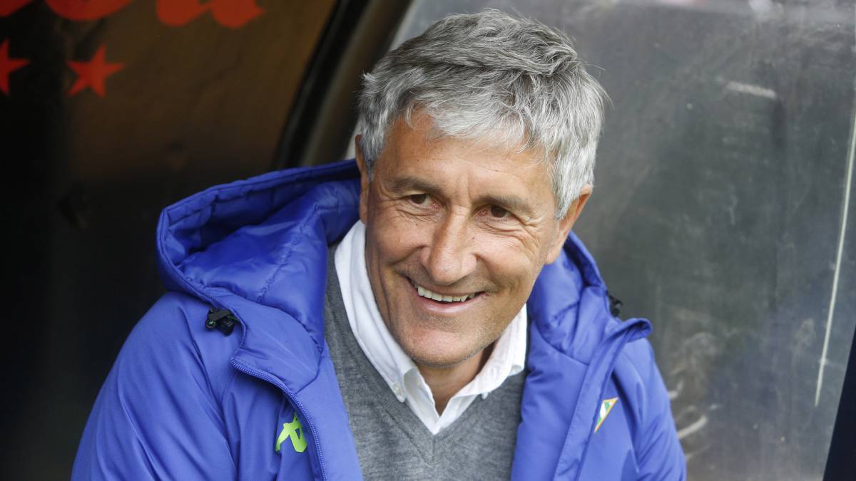 El técnico del Betis Quique Setién estaría en la mira del club Chivas de México, que busca entrenador en Europa. El cántabro tiene un año más de contrato.