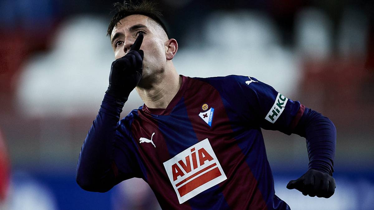 Resumen y goles del Eibar 2-1 Rayo Vallecano. Los tantos de Charles y Pedro Leon dieron la vuelta al tanto de Pozo. Los armeros rozan la salvación.