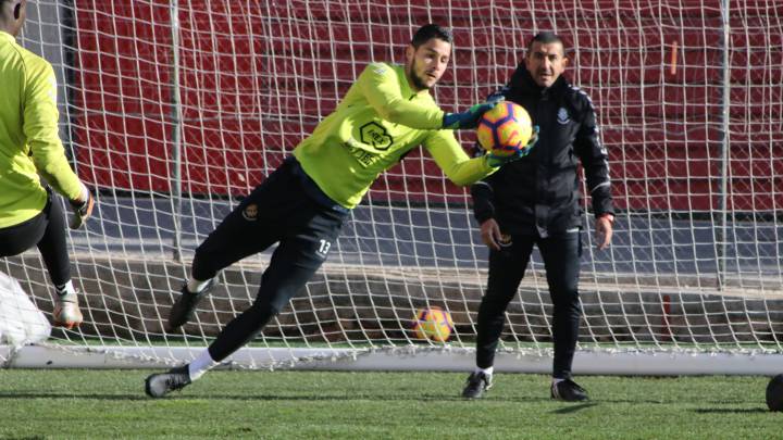 Bernabé, en un entrenamiento con el Nàstic.