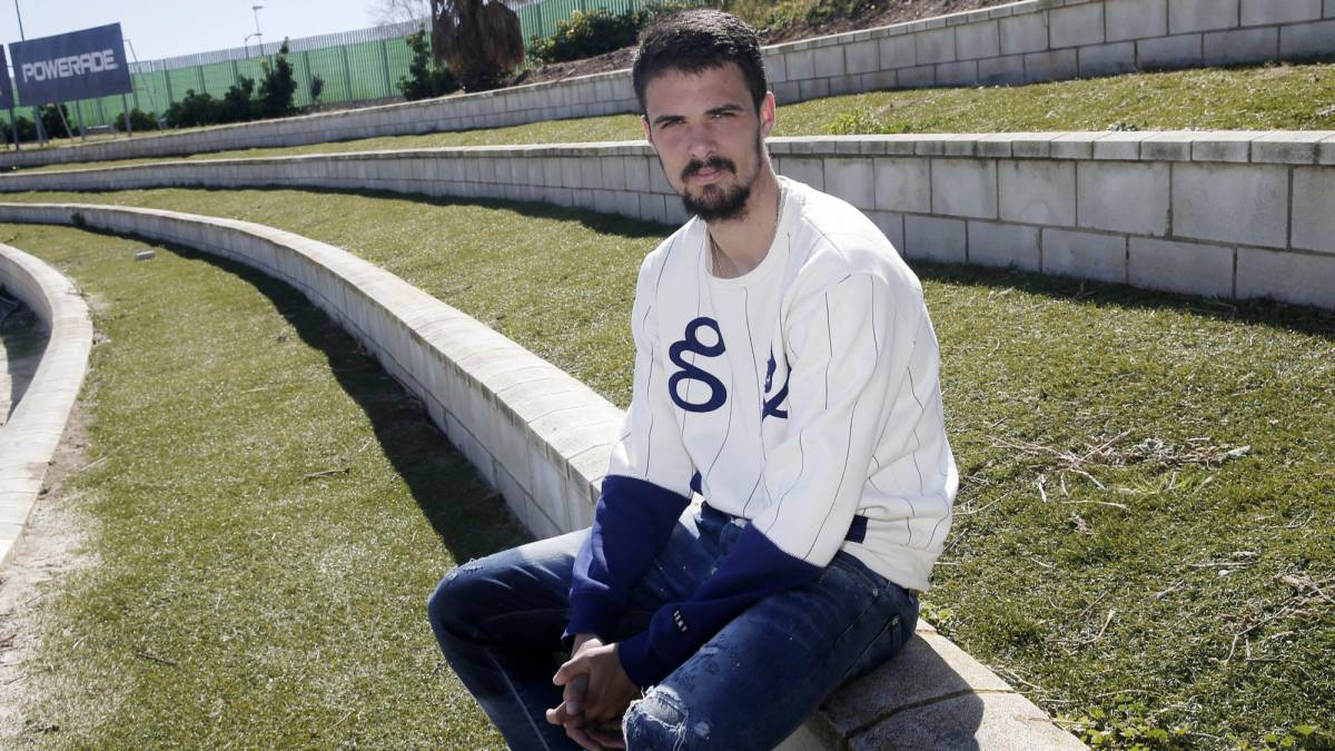 Erik Morán: “Quedan diez partidos y podemos coger a Osasuna”