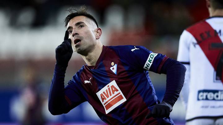 Charles renueva con el Eibar hasta 2020