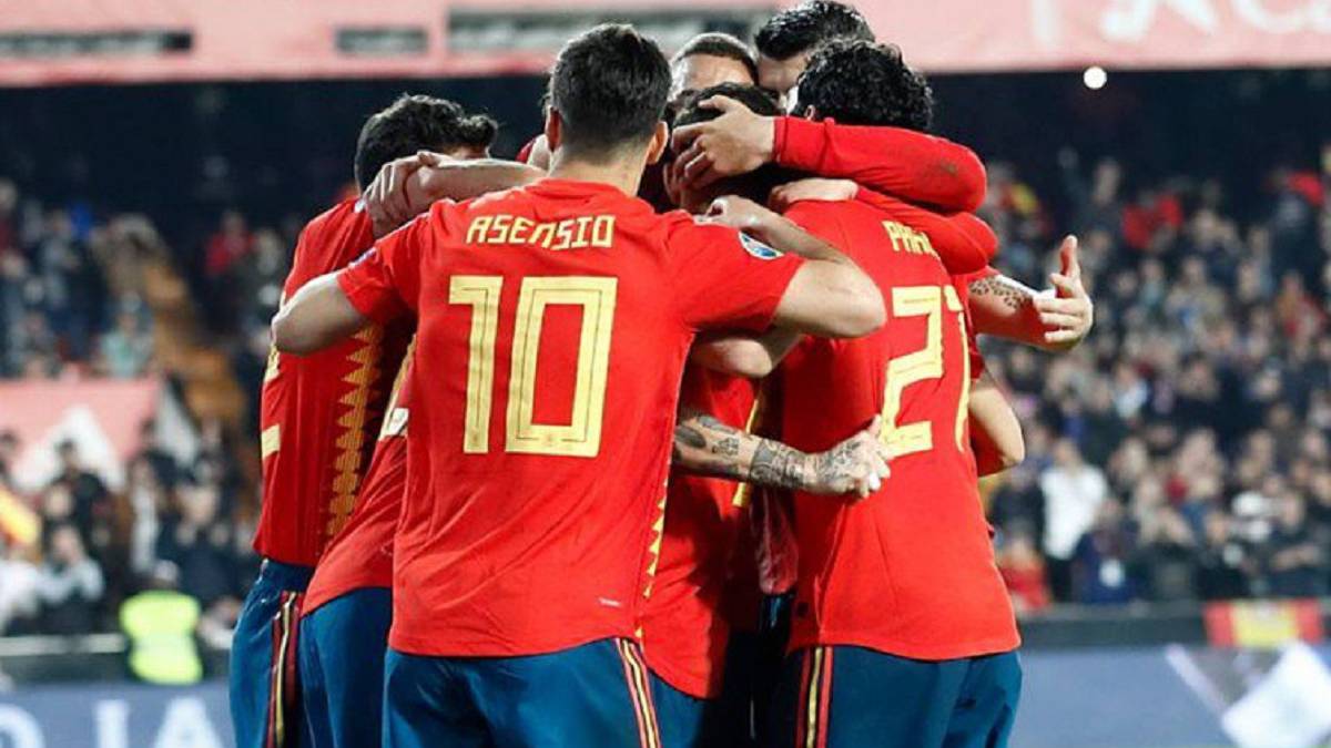 España repite novena plaza en la FIFA, Bélgica domina, suben Inglaterra y Uruguay