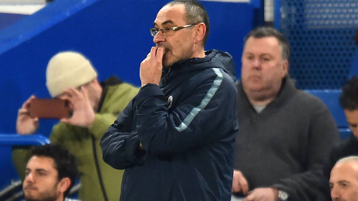 Sarri aconseja a Higuaín: "Debe mejorar físicamente"