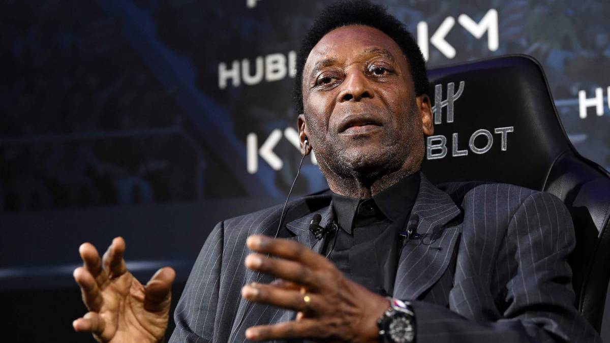 Pelé, en el acto publicitario junto a Kylian Mbappé-