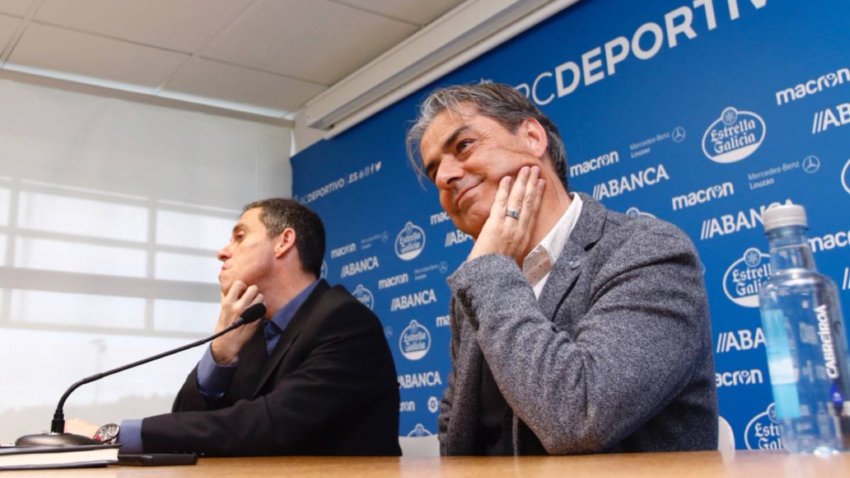 Natxo González y Carmelo del Pozo en la despedida del técnico del Deportivo