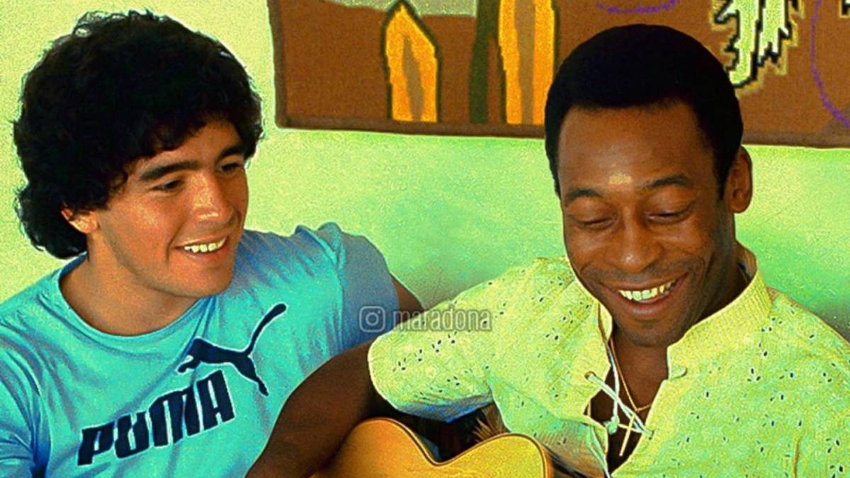 Diego Armando Maradona y Pelé en 1979.