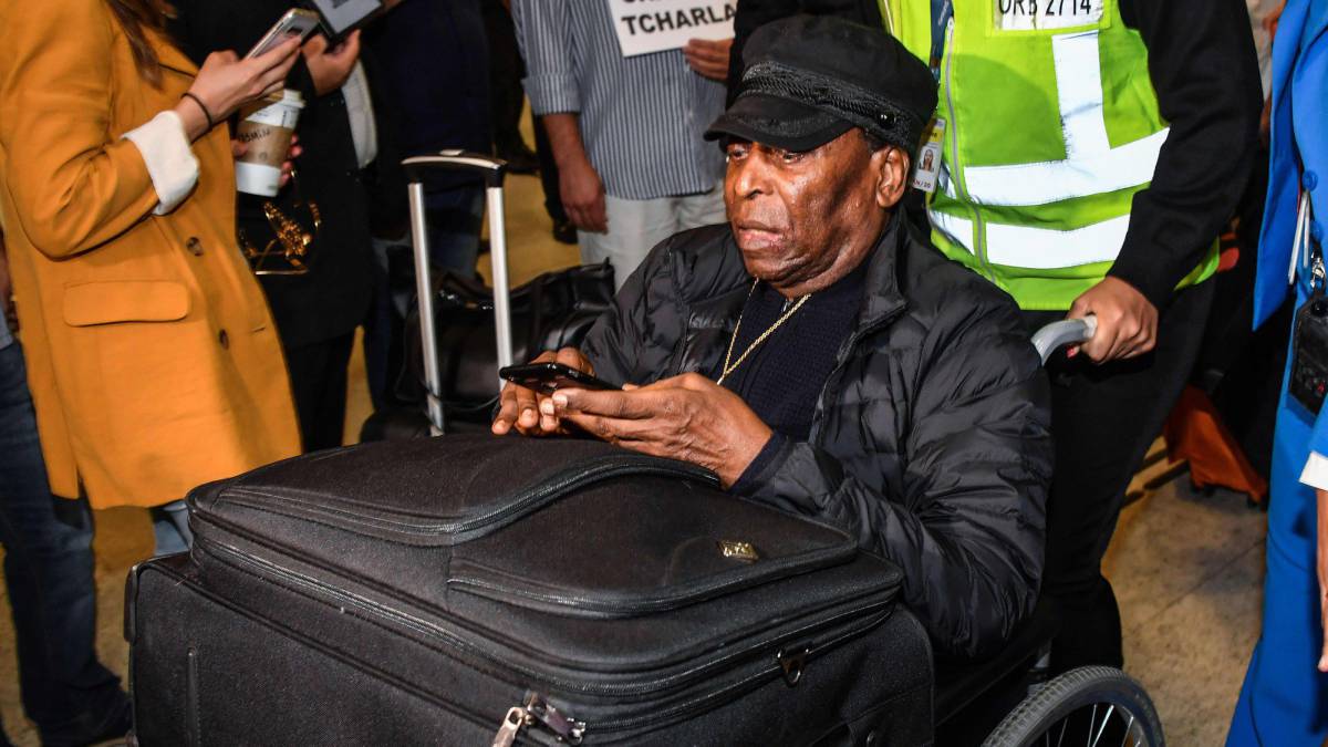 Pelé está en "buen estado", pero con un cálculo renal