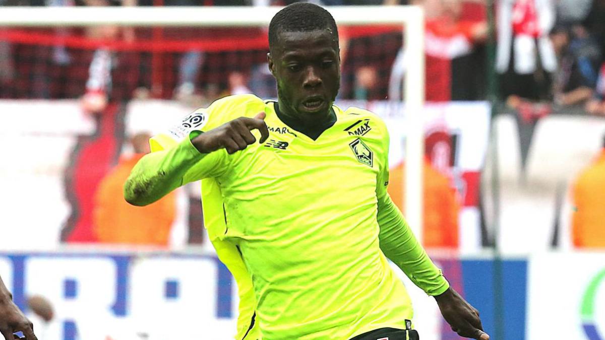 Nicolas Pepe durante un partido de la Ligue 1 con el Lille.